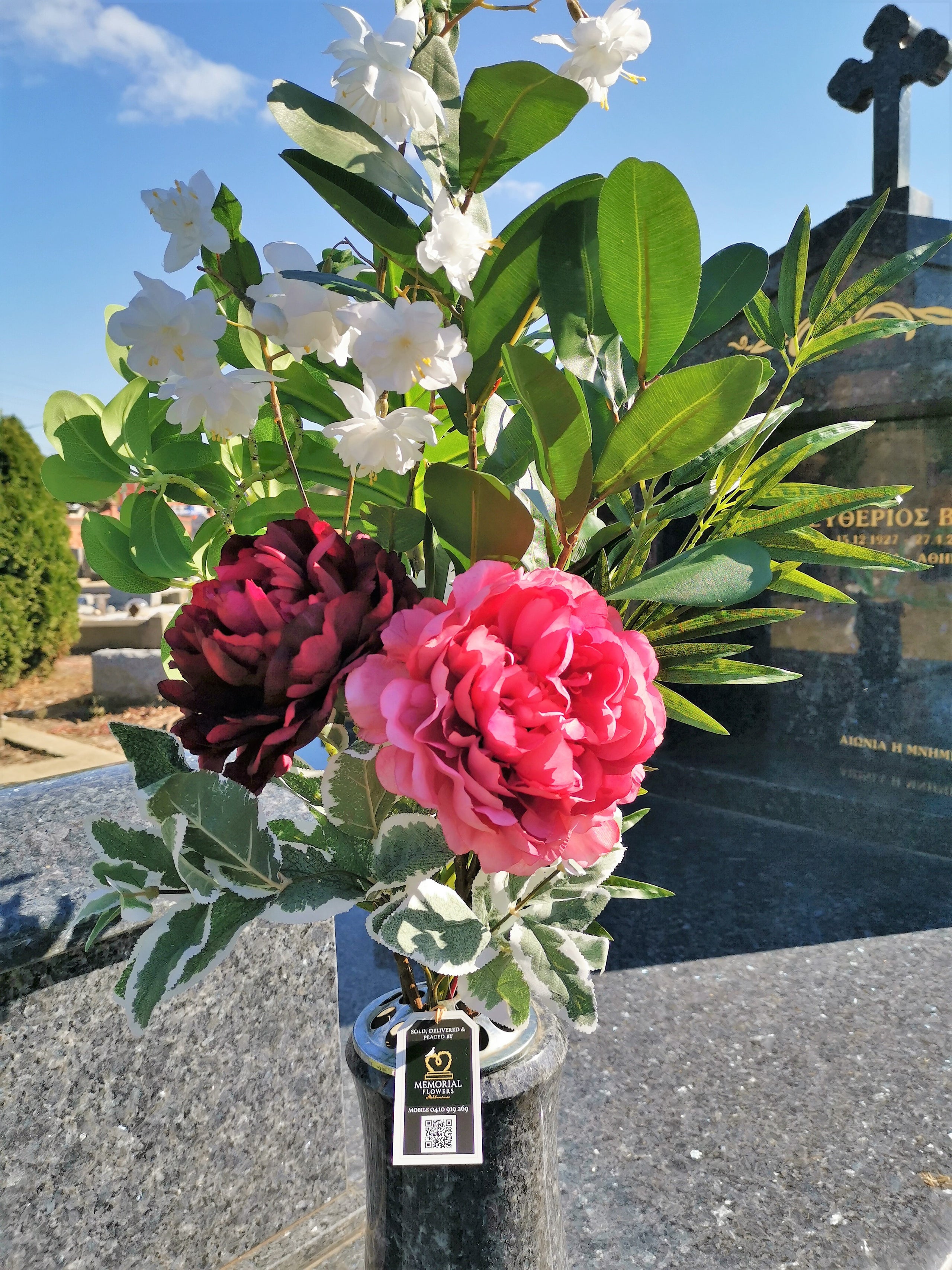 Melbourne s best artificial cemetery flower arrangements for Melbourne cemeteries. Book your placement date now